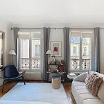Charming Apartment Near The Eiffel Tower