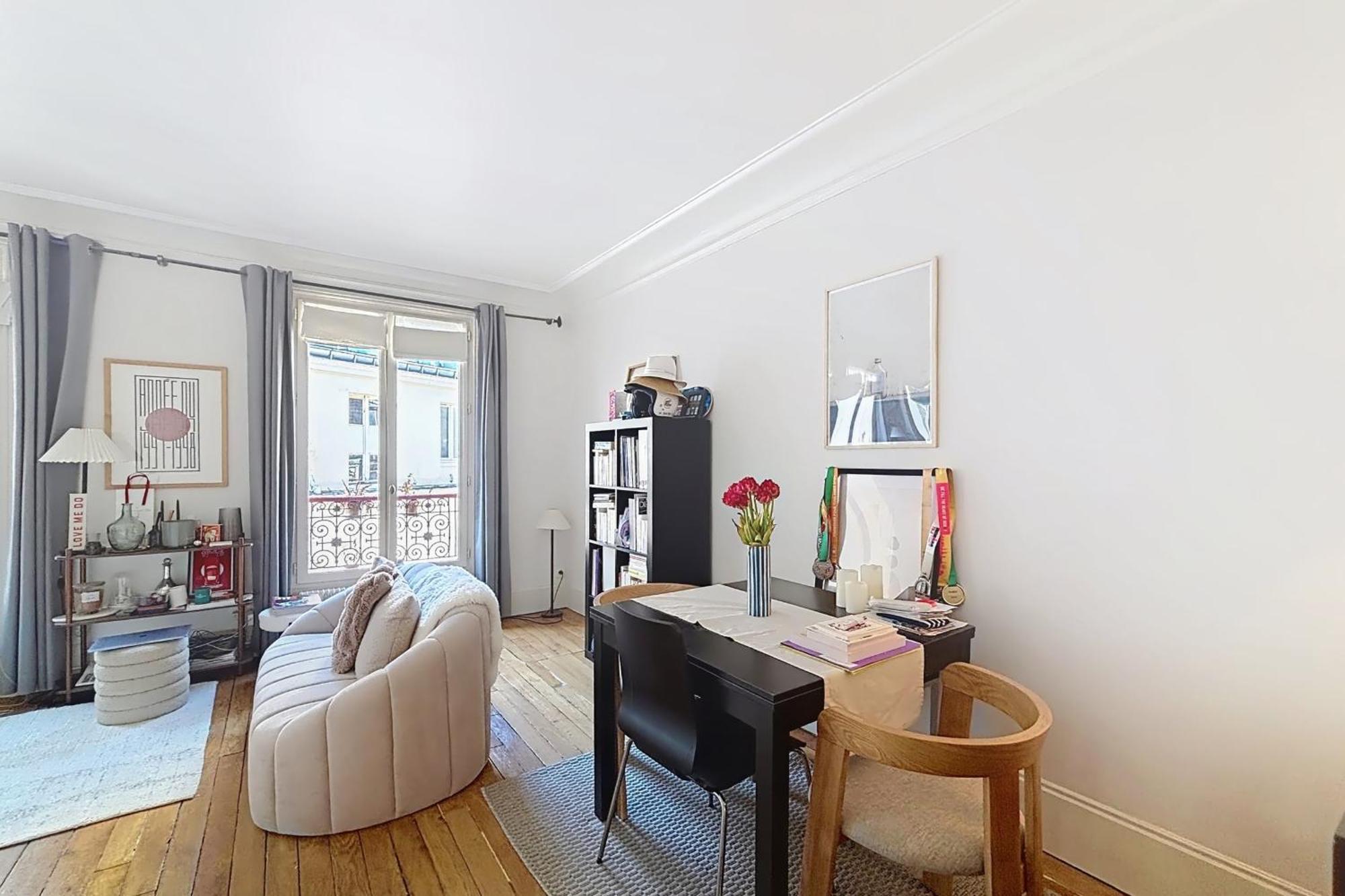 Charming Near The Eiffel Tower Apartment